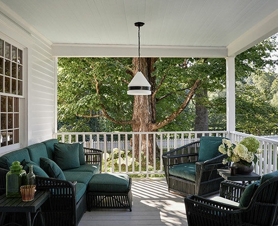 An alternative image of Cardinal Slab Pendant Large in use